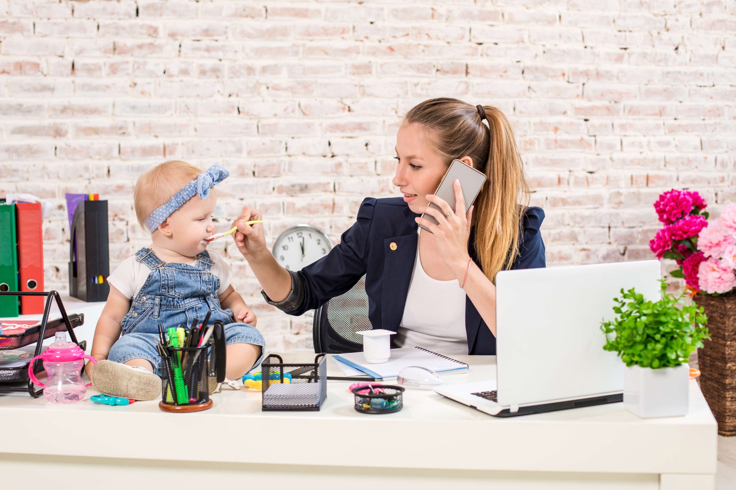 Maman - bureau - bébé - site internet Prévia