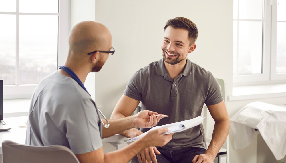 Entretien entre un homme et son médecin